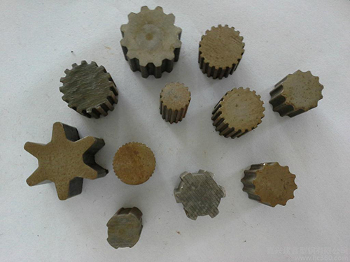 齒輪鋼的高強(qiáng)度意味著齒輪能夠更好地抵抗變形和斷裂延長(zhǎng)使用壽命